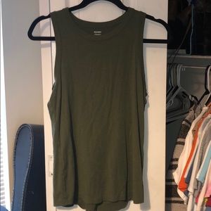 shoulder green top